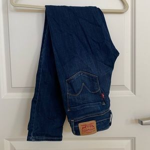 Mid Rise Skinny Levi’s Jeans
